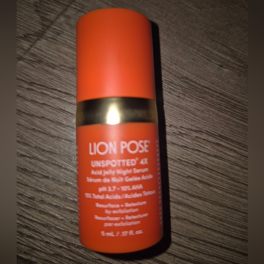 Lion Pose Unspotted 4K Serum